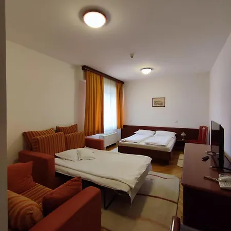 M3 Hotel 3*