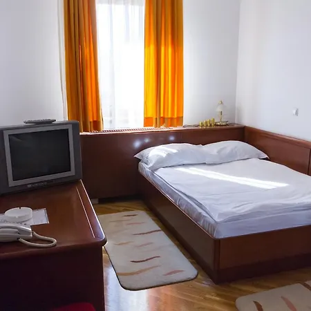 M3 Hotel 3*
